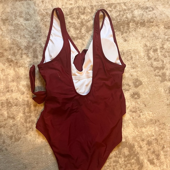 Cupshe One-Piece Bathing Suit - Picture 2 of 3
